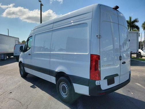 2025 Mercedes-Benz Sprinter 2500 Standard Roof