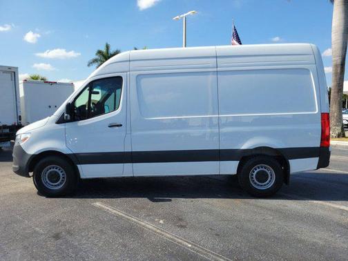 2025 Mercedes-Benz Sprinter 2500 Standard Roof