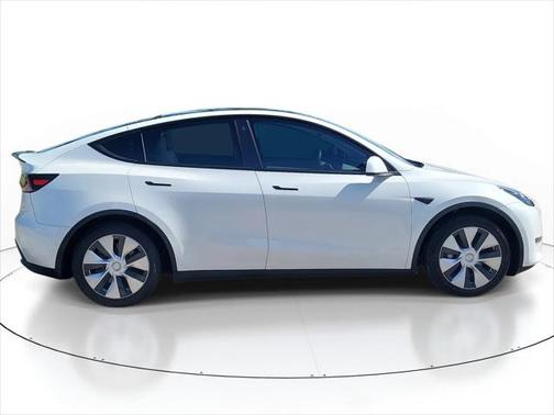 2022 Tesla Model Y Long Range Dual Motor All-Wheel Drive