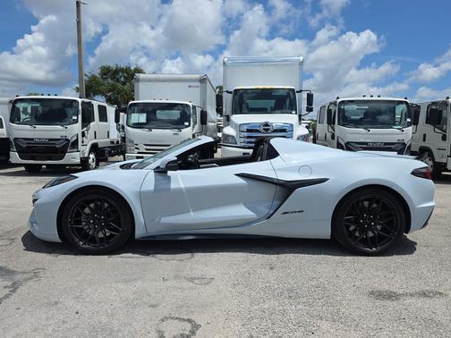Ceramic Matrix Gray Metallic 2023 Chevrolet Corvette Z06