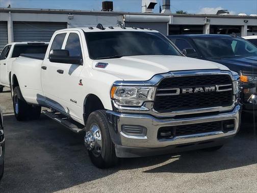 2022 RAM 3500 Tradesman Crew Cab 4x4 8' Box