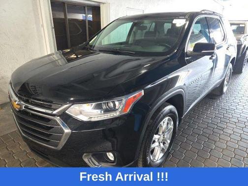 Mosaic Black Metallic 2021 Chevrolet Traverse LT Cloth