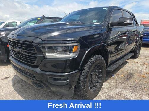 Diamond Black Crystal Pearlcoat 2019 RAM 1500 Laramie
