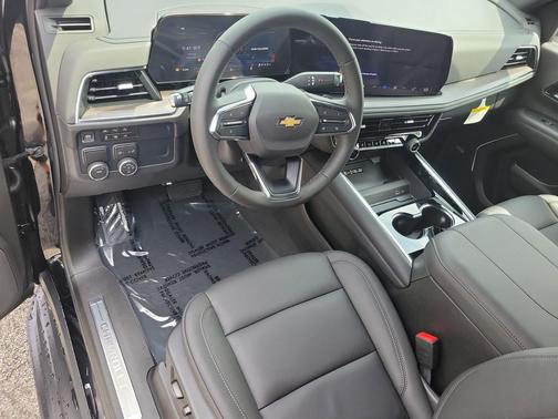 2025 Chevrolet Suburban LT