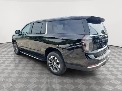 2025 Chevrolet Suburban LT