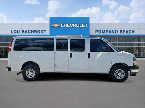 Summit White 2019 Chevrolet Express 3500 LT
