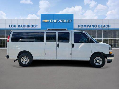 Summit White 2019 Chevrolet Express 3500 LT
