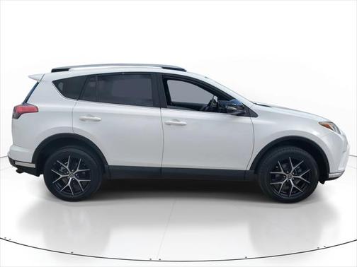 2018 Toyota RAV4 SE