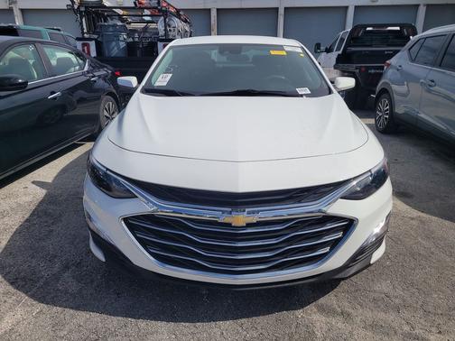 Summit White 2023 Chevrolet Malibu 1LS