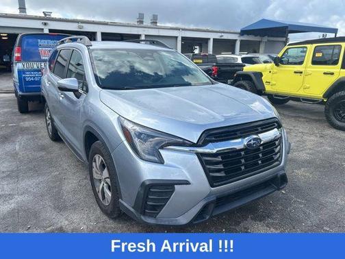 Ice Silver Metallic 2023 Subaru Ascent Premium 8-Passenger
