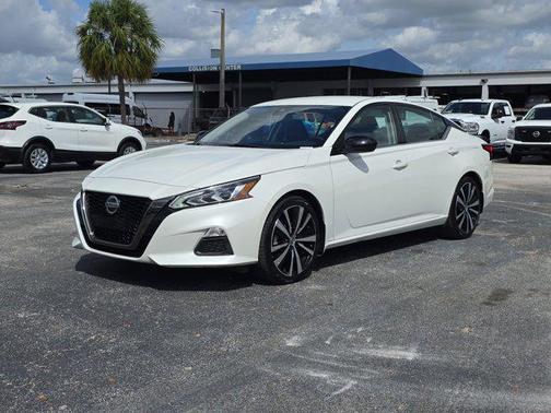 2022 Nissan Altima SR FWD