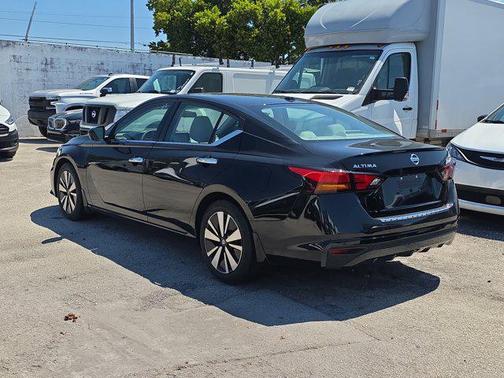 Super Black 2021 Nissan Altima 2.5 SV