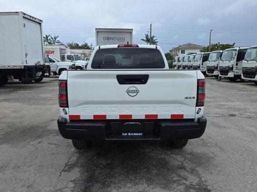 Glacier White 2024 Nissan Frontier S