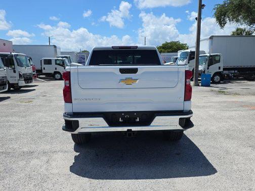 Summit White 2022 Chevrolet Silverado 1500 LT