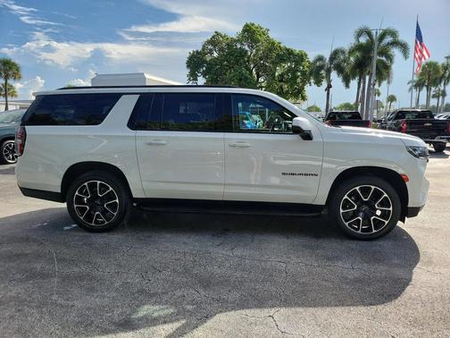 2024 Chevrolet Suburban RST