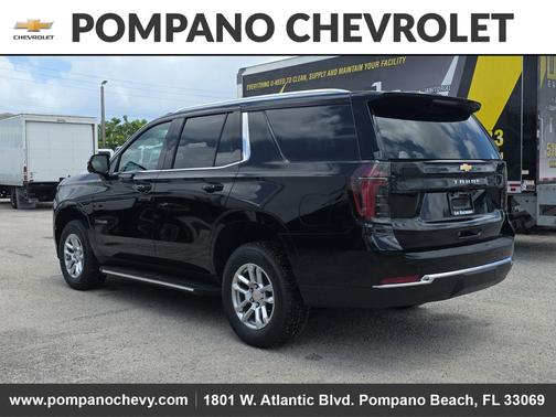 Mosaic Black Metallic 2026 Chevrolet Traverse RS