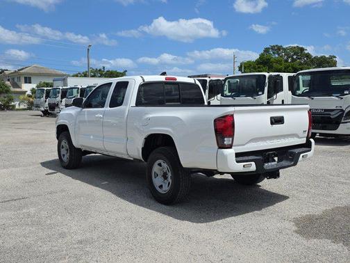 Ice Cap 2023 Toyota Tacoma SR