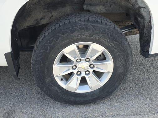 Summit White 2023 Chevrolet Silverado 1500 LT