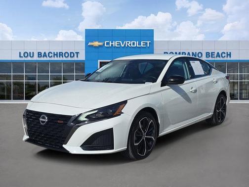 Glacier White 2025 Nissan Altima SR AWD