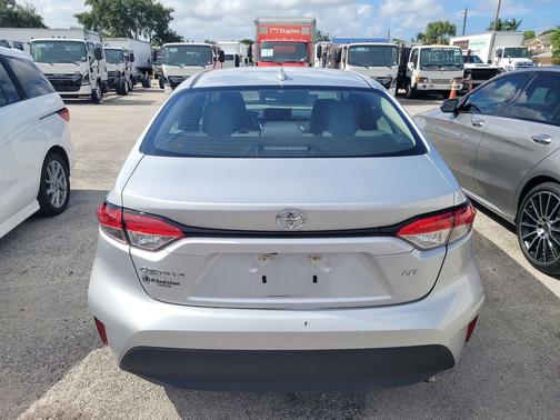 Classic Silver Metallic 2024 Toyota Corolla LE