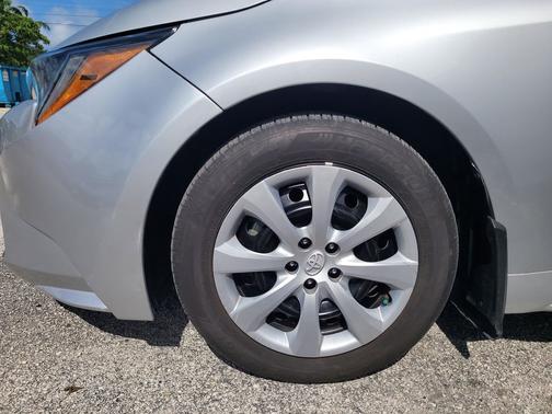 Classic Silver Metallic 2024 Toyota Corolla LE
