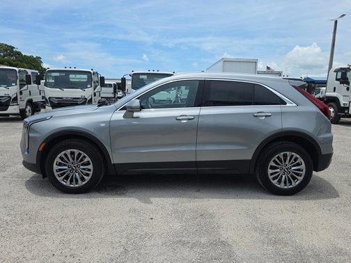 Argent Silver Metallic 2025 Cadillac XT4 Premium Luxury