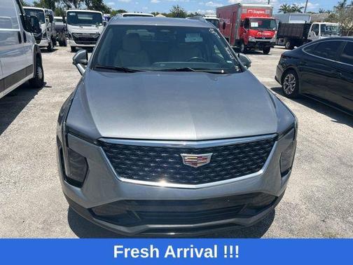 Argent Silver Metallic 2025 Cadillac XT4 Premium Luxury