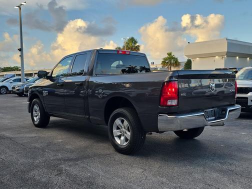 Granite Crystal Metallic Clearcoat 2024 RAM 1500 Classic SLT