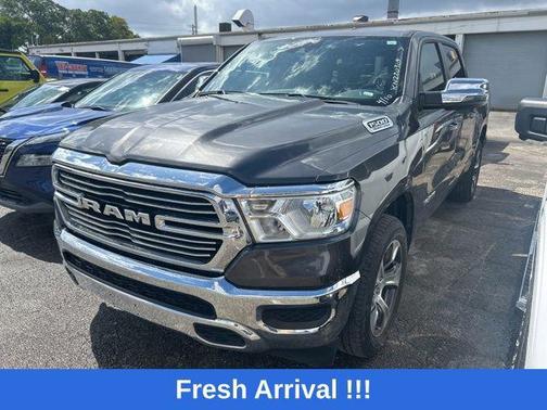 Granite Crystal Metallic Clearcoat 2024 RAM 1500 Laramie