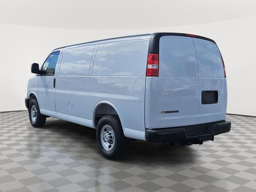 2025 Chevrolet Express 2500 RWD 2500 Regular Wheelbase WT