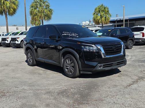 Super Black 2024 Nissan Pathfinder S FWD