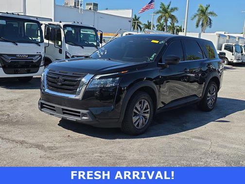 Super Black 2024 Nissan Pathfinder S FWD