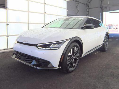 Snow White Pearl 2024 Kia EV6 Wind