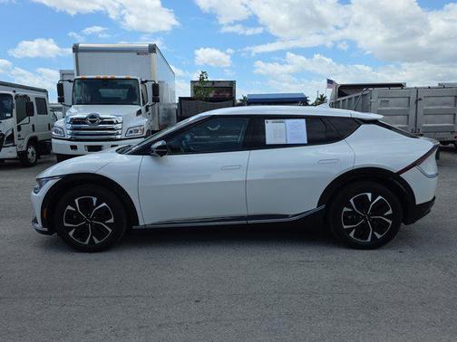 Snow White Pearl 2024 Kia EV6 Wind