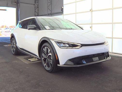 Snow White Pearl 2024 Kia EV6 Wind