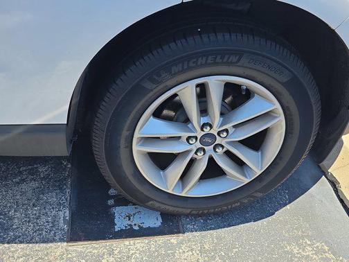 WHITE PLATINUM MET TRI-COAT 2017 Ford Edge SEL