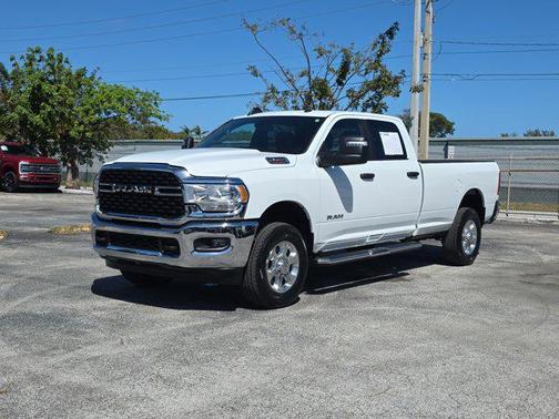 2024 RAM 2500 Big Horn Crew Cab 4x4 8' Box