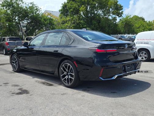 Black Sapphire Metallic 2023 BMW 740 i