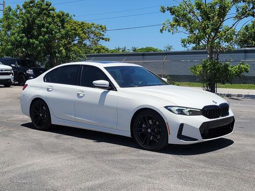 Alpine White 2023 BMW 330 330i