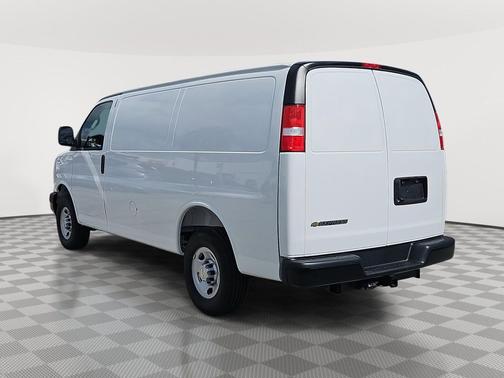 2025 Chevrolet Express 2500 RWD 2500 Regular Wheelbase WT