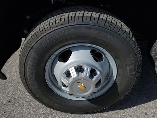 2025 Chevrolet Silverado 3500 WT