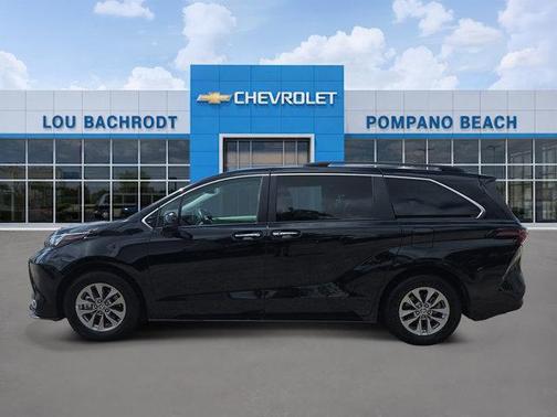 Midnight Black Metallic 2024 Toyota Sienna XLE