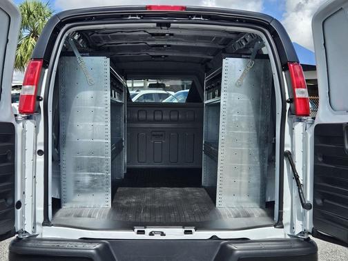 2025 Chevrolet Express 2500 RWD 2500 Regular Wheelbase WT