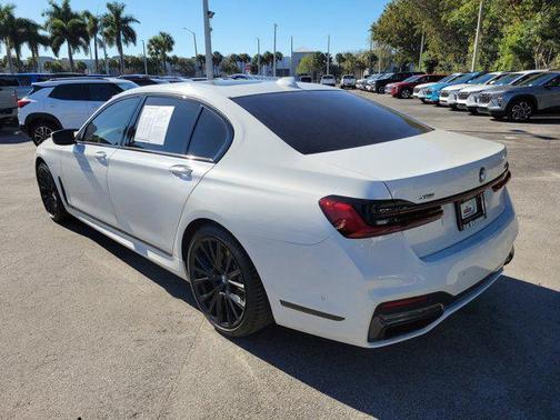 2021 BMW 750 i xDrive