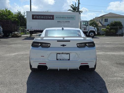 Summit White 2021 Chevrolet Camaro 2SS