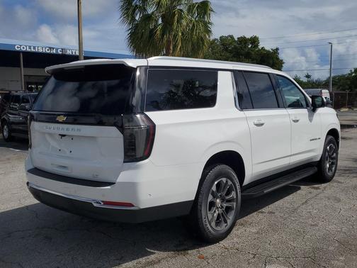 2026 Chevrolet Suburban LT