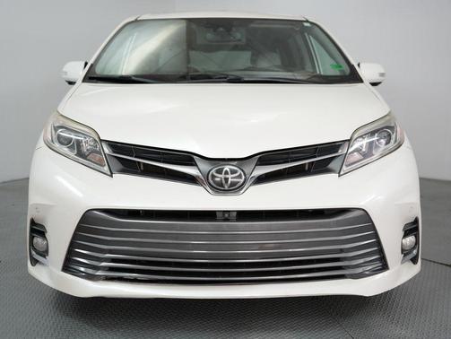 2019 Toyota Sienna Limited