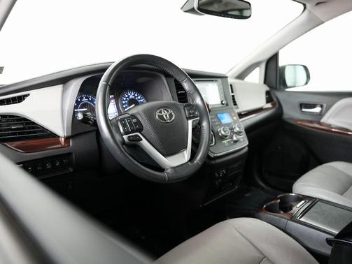 2019 Toyota Sienna Limited