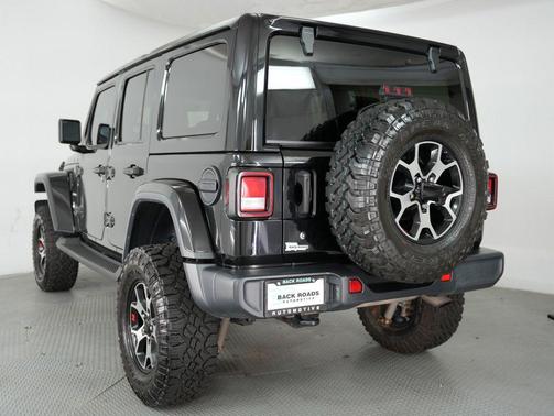 Black Clearcoat 2019 Jeep Wrangler Unlimited Sahara