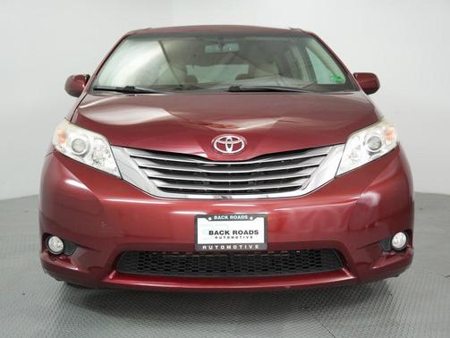 2017 Toyota Sienna XLE Premium